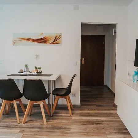 Wohnoffice Mit Uebernachtungsmoeglichkeit Kiba Manzell 27 Gemuetlich & Zentrumsnah Appartement