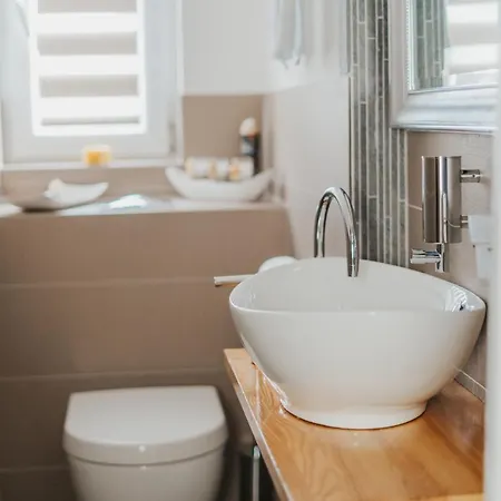 Wohnoffice Mit Uebernachtungsmoeglichkeit Kiba Manzell 27 Gemuetlich & Zentrumsnah Appartement Friedrichshafen